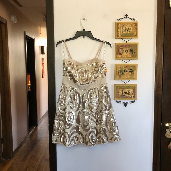 Cream & rose gold sequin dress - Picture 2 of 12
